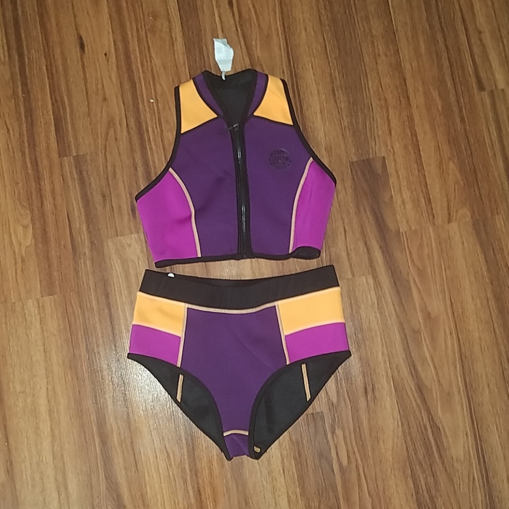 Surf bikini